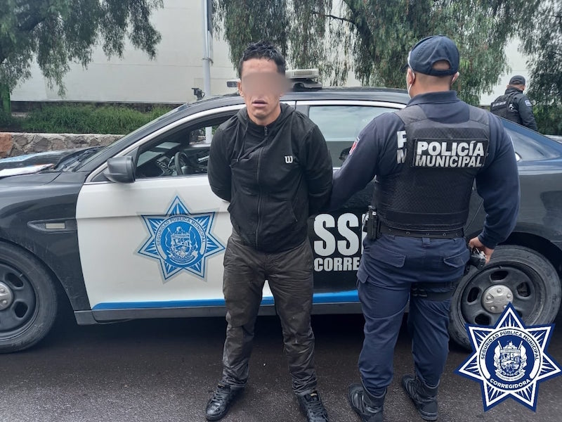 Se roba bolso con 150 mil pesos, es detenido por policías de Corregidora