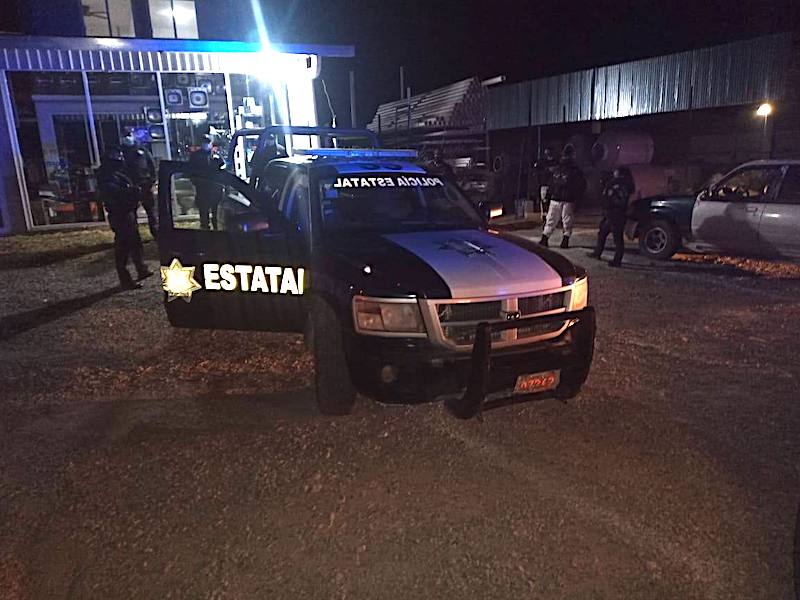 Detienen a dos sujetos con armas en San Ildefonso Tultepec, Amealco