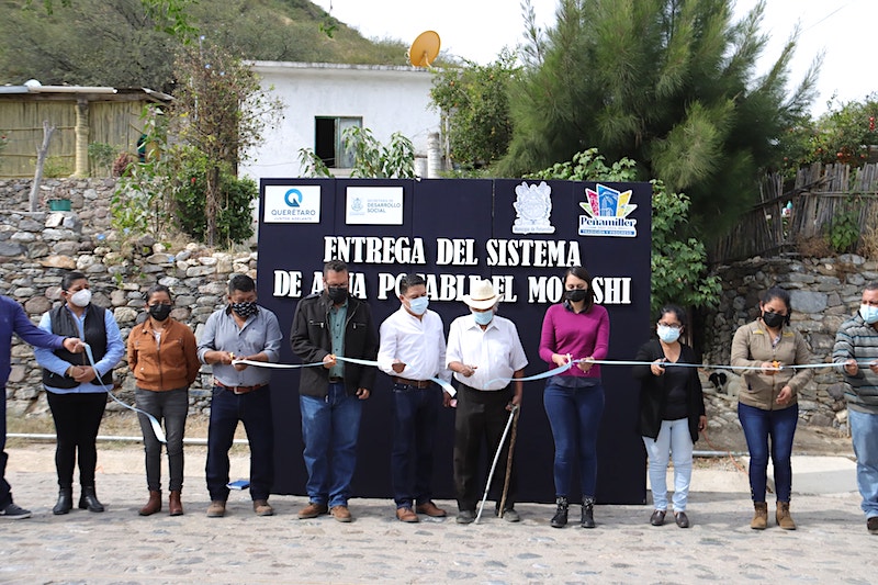 Juan Carlos Linares entrega sistema de agua potable en Motoshi, Peñamiller.