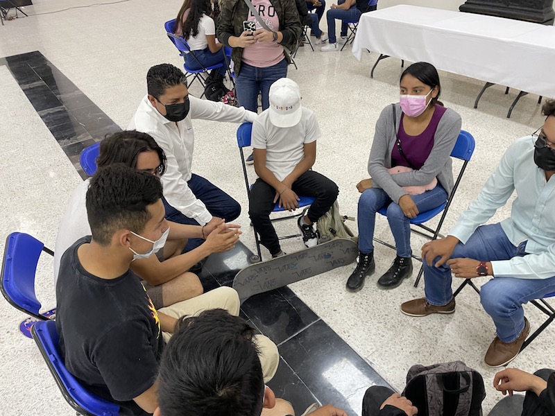 Miguel Martínez Peñaloza participa en foro Hagamos Juventud