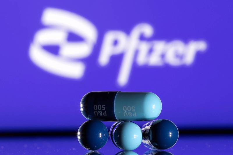 Autoriza la FDA el uso de la píldora Pfizer contra COVID-19.