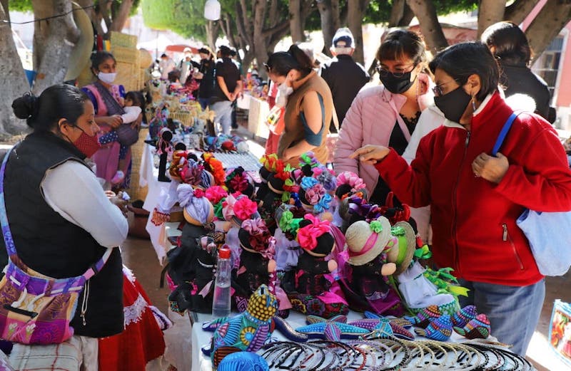 En marcha Ferias Artesanales en Jardín Guerrero y Plaza de las Américas.