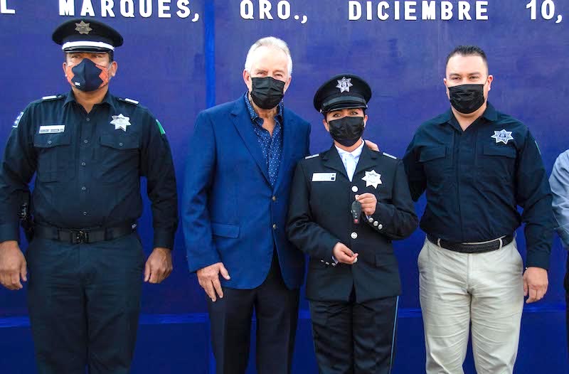 Entrega Enrique Vega Carriles 15 patrullas inteligentes para mejorar seguridad en El Marqués.