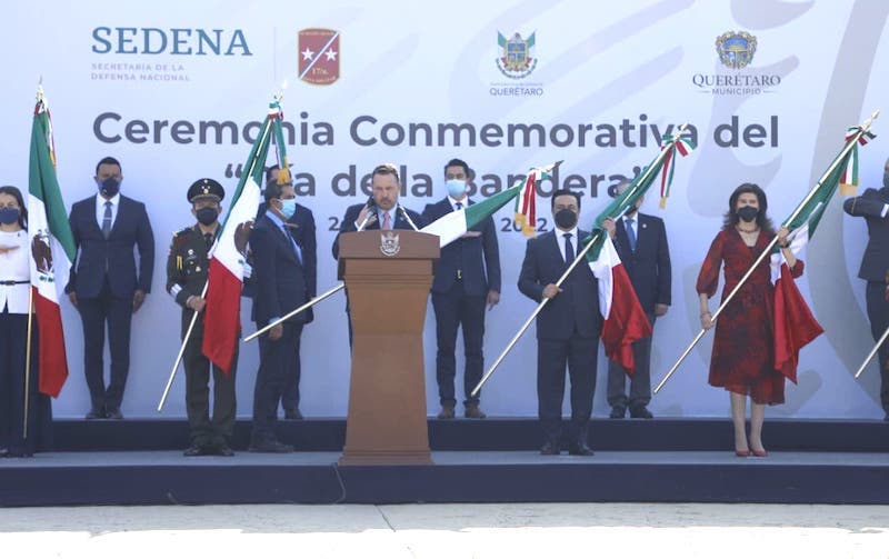 Participa Luis Nava en conmemoración del Día de la Bandera.