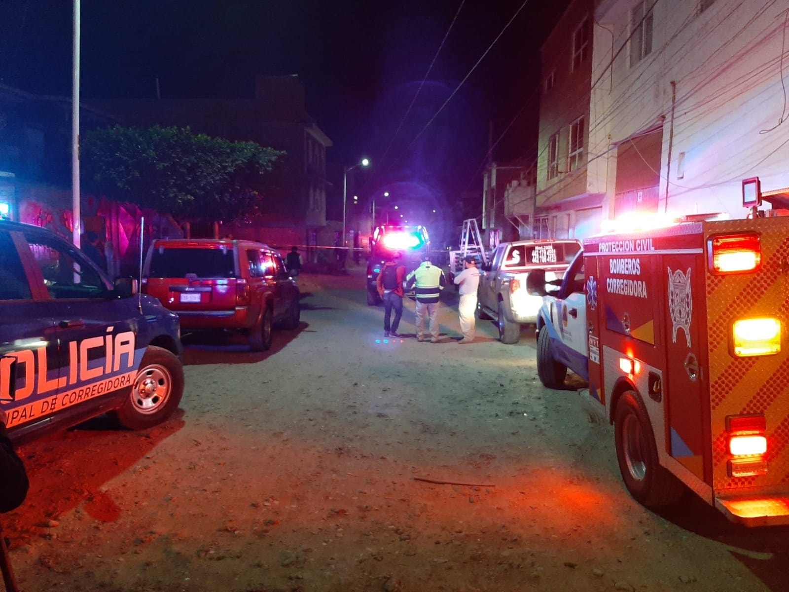 Persona muere calcinada en una casa de Boulevares del Cimatario en Corregidora.