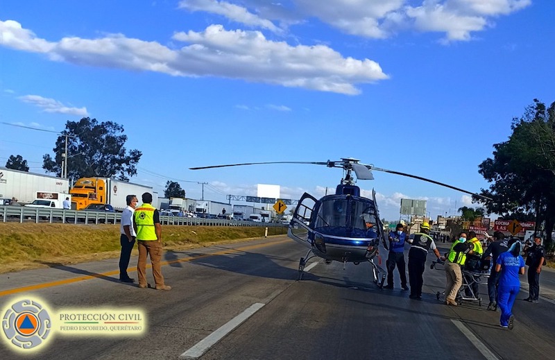 Trasladan en el helicóptero CONIN a persona atropellada en Pedro Escobedo.