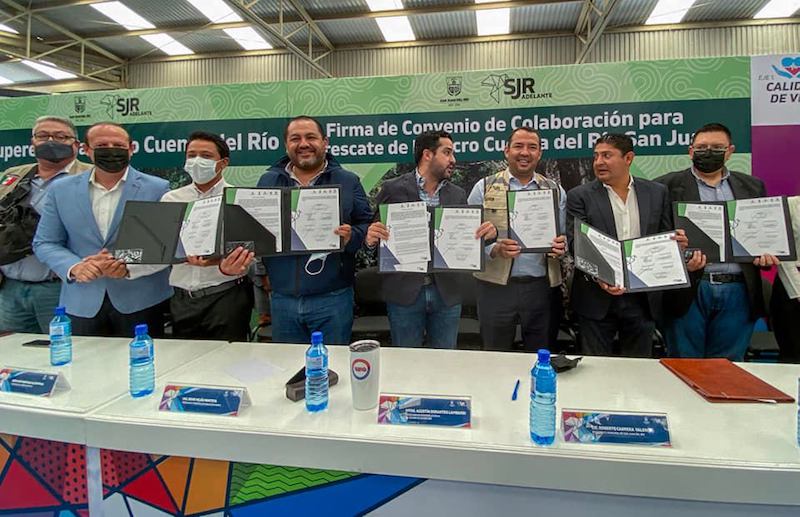 Firma René Mejía acuerdo para rescatar cuenca del Río San Juan.