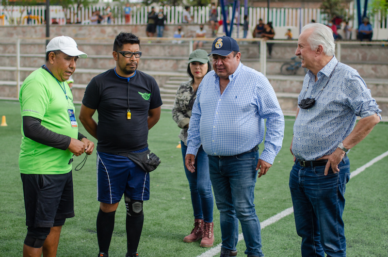 Supervisa Enrique Vega academias deportivas y culturales en El Marqués.