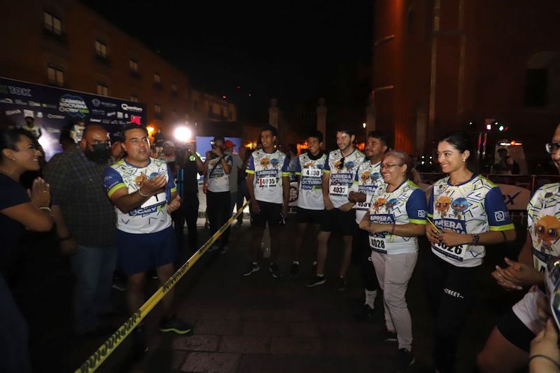 15 mil personas participan en la Carrera Nocturna 2022 en Querétaro.