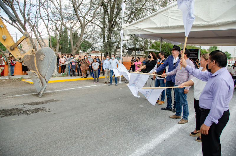 Enrique Vega Carriles encabeza arranque de obras en Amazcala y La Cañada por 33 mdp