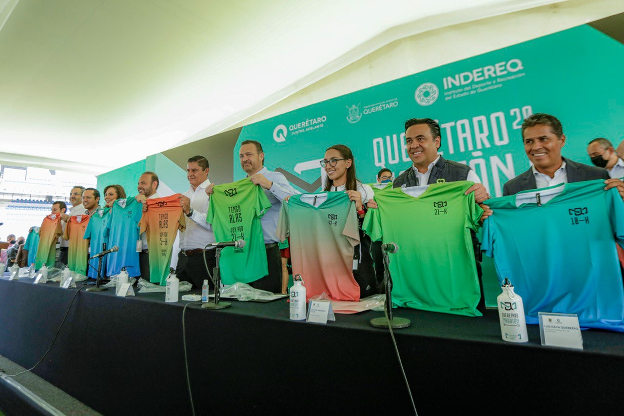 Luis Nava acude a la presentación del Querétaro Maratón 2022