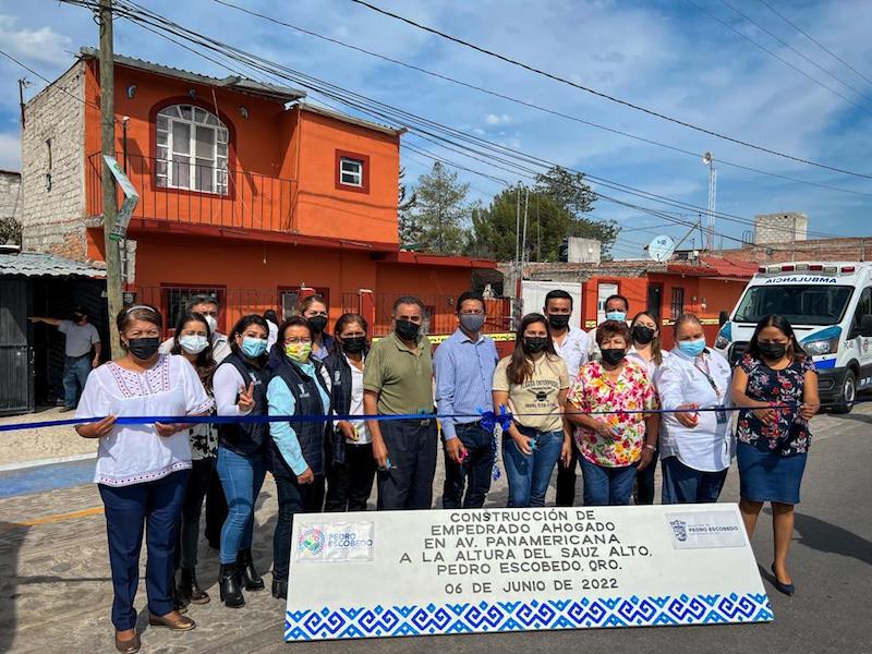 Amarildo Bárcenas entrega obra de mejoramiento de imagen urbana en el Sauz Alto.