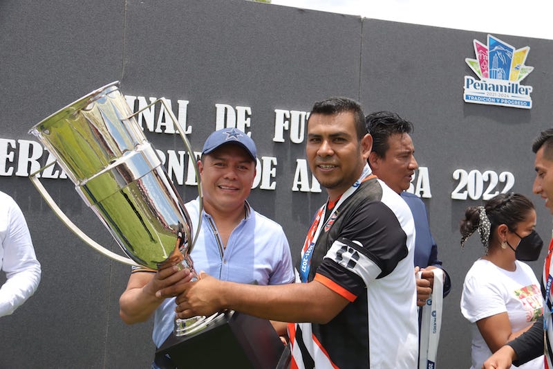 El Deportivo Peñamiller es campeón de la Primera fuerza.