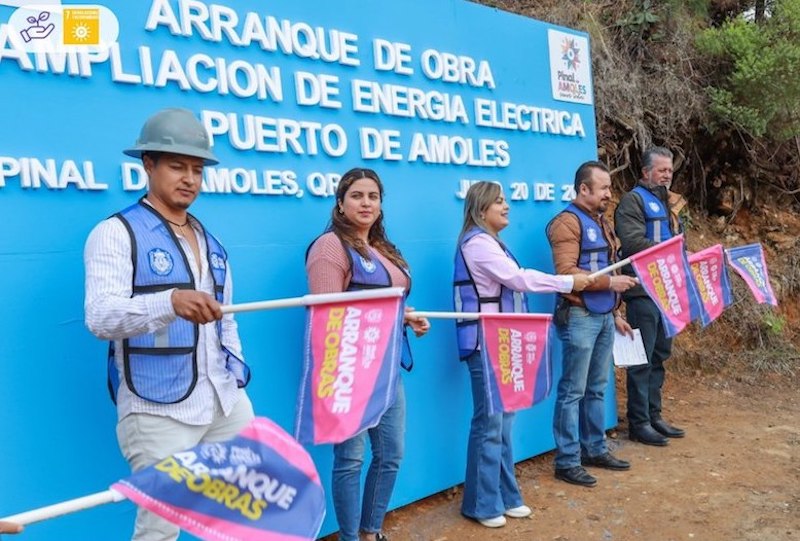 Inicia obra de ampliación de energía eléctrica en Barrio de Puerto de Amoles.