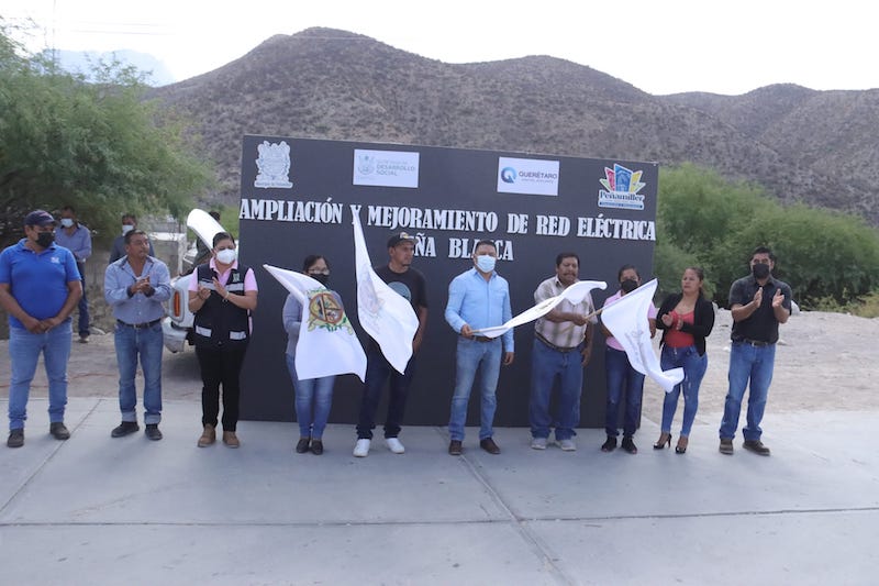 Juan Carlos Linares da banderazo a obra para mejorar servicio de energía eléctrica en Peña Blanca