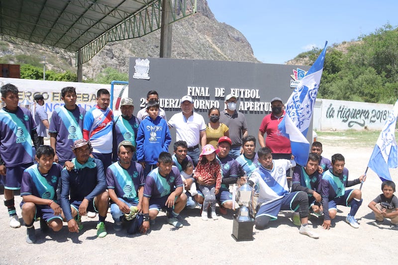 El Arsenal de El Aguate campeón de futbol segunda fuerza en Peñamiller