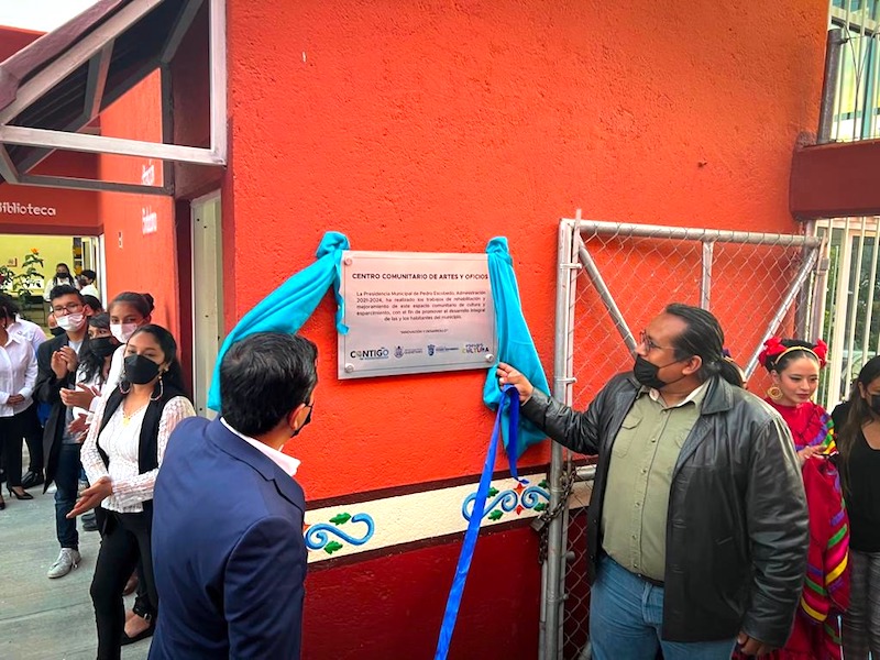 Entrega Amarildo Bárcenas rehabilitación de Centro Comunitario de Artes y Oficios en Ajuchitlancito