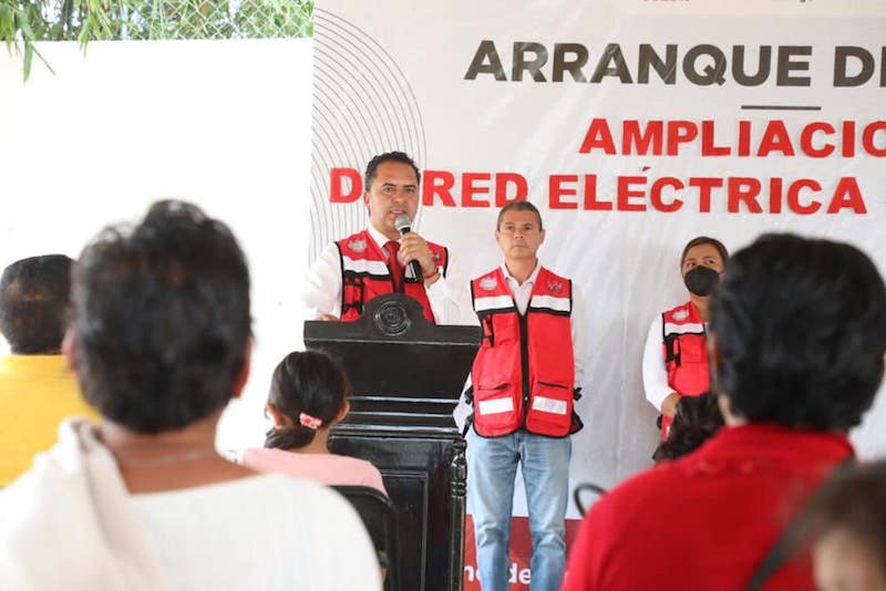 Inicia rehabilitación y ampliación de red de energía eléctrica en El Blanco, Colón