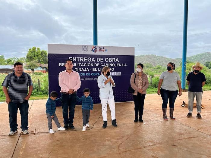 Lupita Ramírez Plaza entrega rehabilitación del camino Tinaja-Lindero.