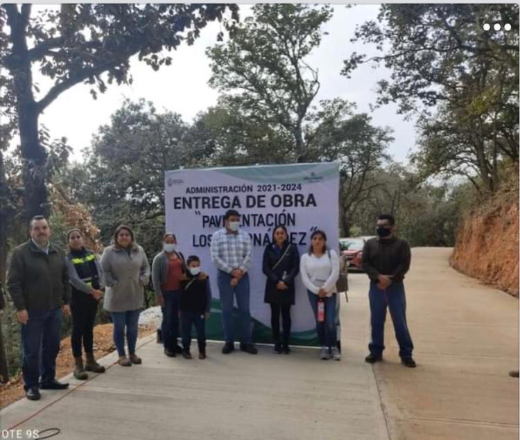 Carlos Manuel Ledesma entrega obra de pavimentación de camino de acceso en Los Hernández