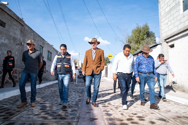 Enrique Vega Carriles entrega obras de impacto social en 3 comunidades por más de 22 mdp.