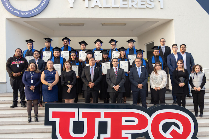 Celebra UPQ la primera generación de posgrados.