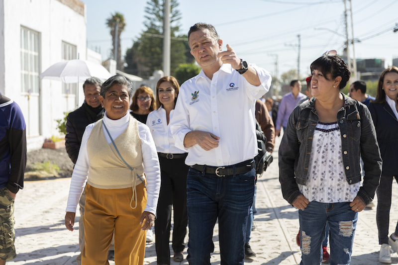 Mauricio Kuri supervisa rehabilitación de vialidades en Santa Isabel en Querétaro Capital.