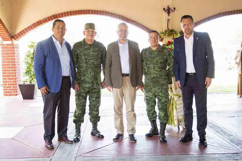 Gobernadores de Querétaro, Michoacán y Guanajuato se reúnen para abordar temas de seguridad.