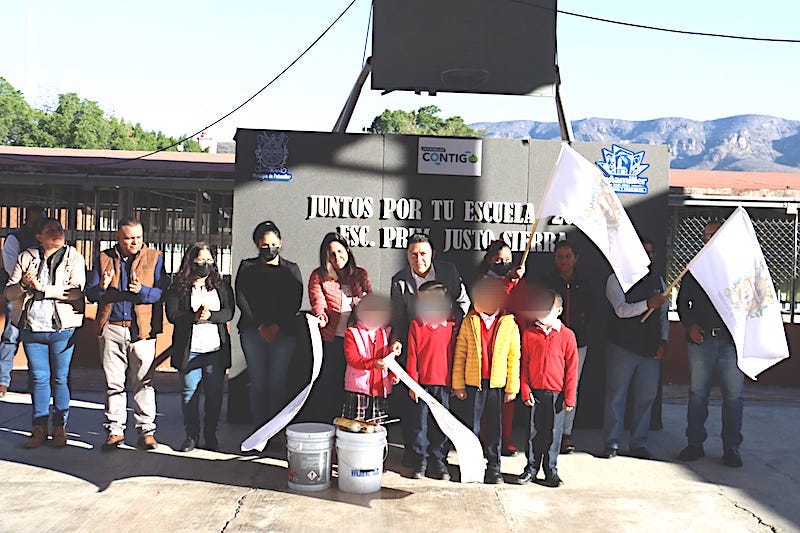 Juan Carlos Linares arranca programa Juntos por tu Escuela 2023 en Peñamiller.