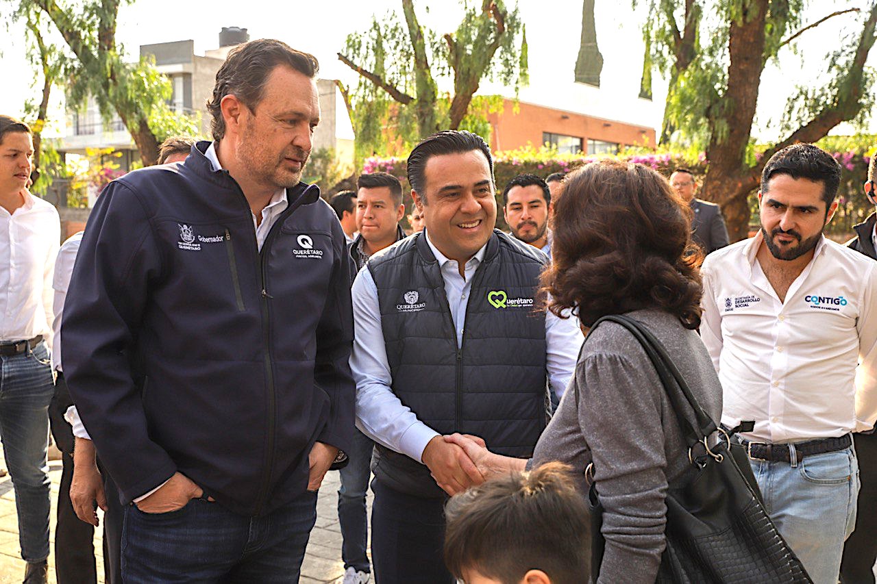 Luis Nava entrega modernización de modernización en las Colonias Calesa III, Peñitas y el Cortijo.