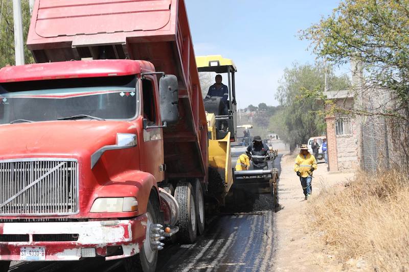 Inicia reencarpetado del camino de acceso a La Peñuela en Colón