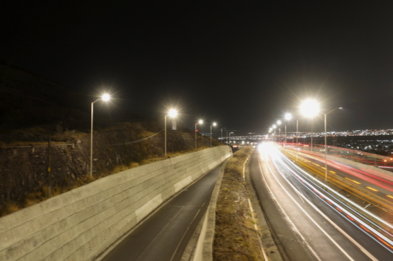 Iluminan 6 kilómetros del libramiento norponiente en Querétaro.