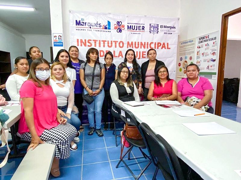 Inicia taller de uñas a 15 mujeres de El Marqués