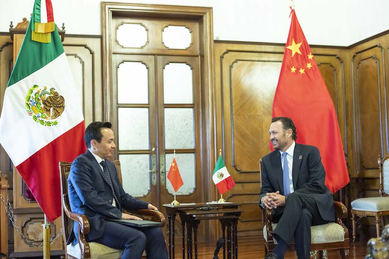 Embajador de China se reúne con Gobernador Mauricio Kuri; buscan fortalecer relaciones.