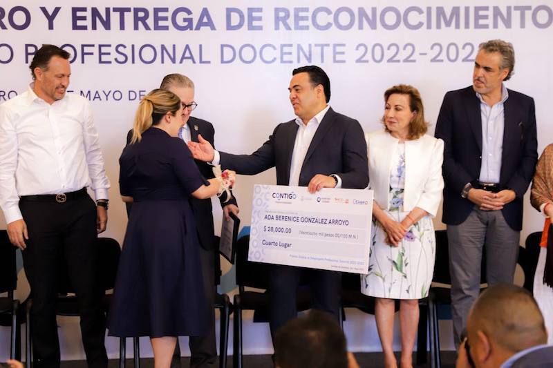 #Educación Participa Luis Nava en celebración del #DíaDelMaestro2023. El edil destacó la relevancia de los profesores en la contribución del desarrollo educativo de la niñez queretana.