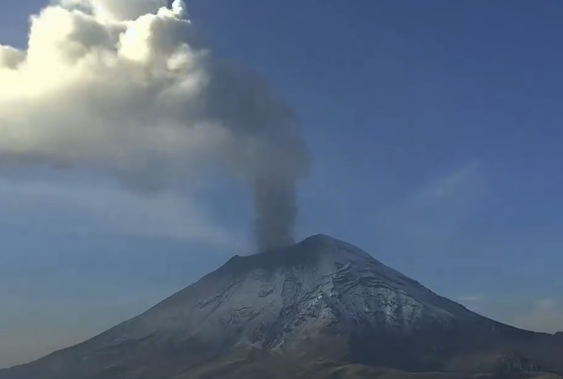 Recomendaciones para protegerse de la ceniza expulsada por el volcán Popocatépetl.