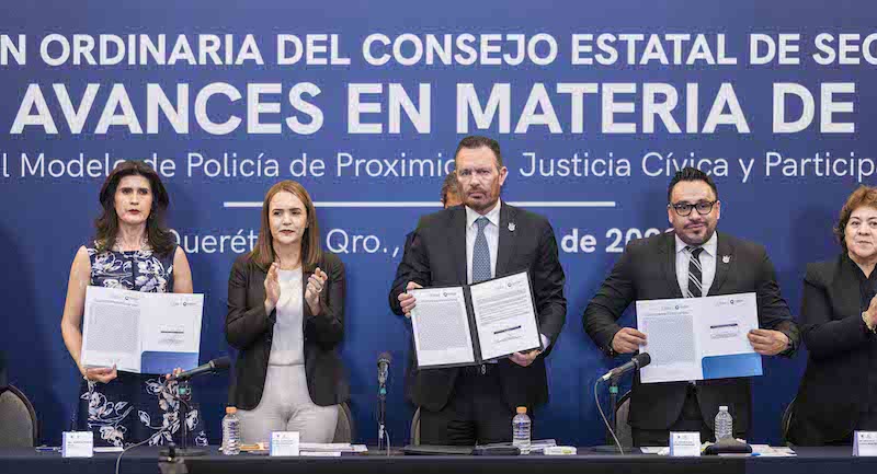 #QueNoSeTePase Anuncia el Gobernador Mauricio Kuri estímulos económicos para personal de instituciones de #seguridad. Dichos apoyos promoverán el buen desempeño y la mejora continua, expresó.