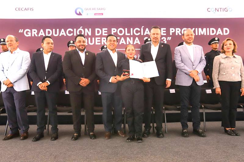 Atestigua Luis Nava graduación de 46 nuevos policías de proximidad de Querétaro.