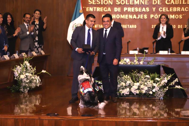 Encabeza Luis Nava entrega de Preseas y Homenajes Póstumos por 492 aniversario de la ciudad.