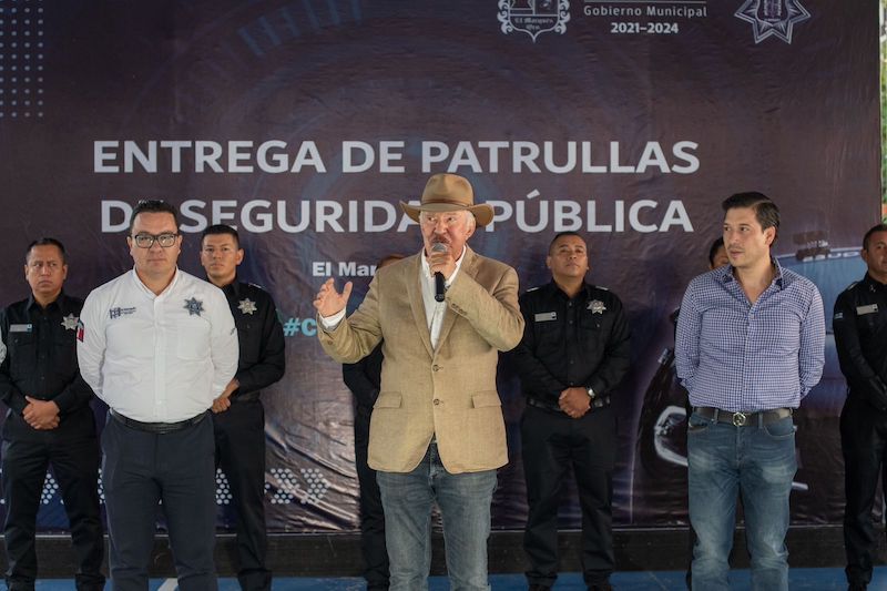 Enrique Vega entrega patrullas en Zibatá; anuncia módulo de seguridad.