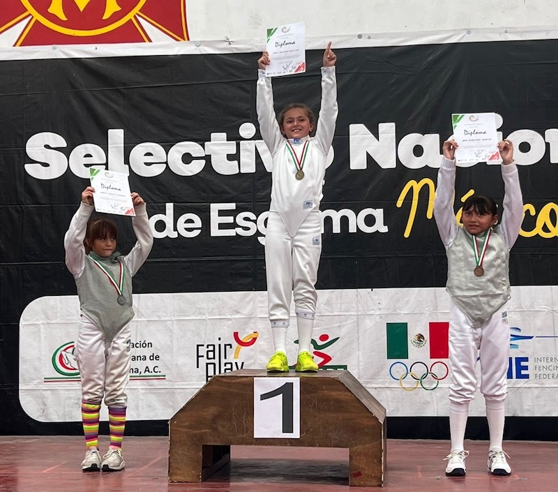 Esgrimistas queretanos brillan en Selectivo Nacional.