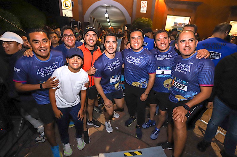 Participan 7 mil queretanos en la Carrera Nocturna CGV 2023.