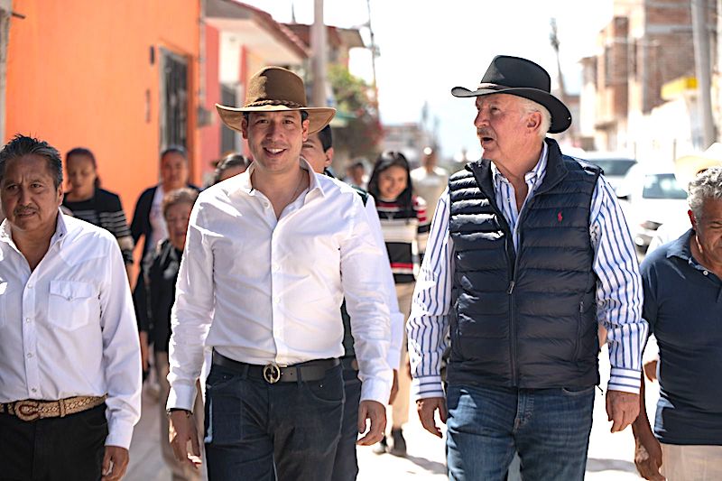 Supervisa Enrique Vega Carriles obras en El Colorado y La Griega.