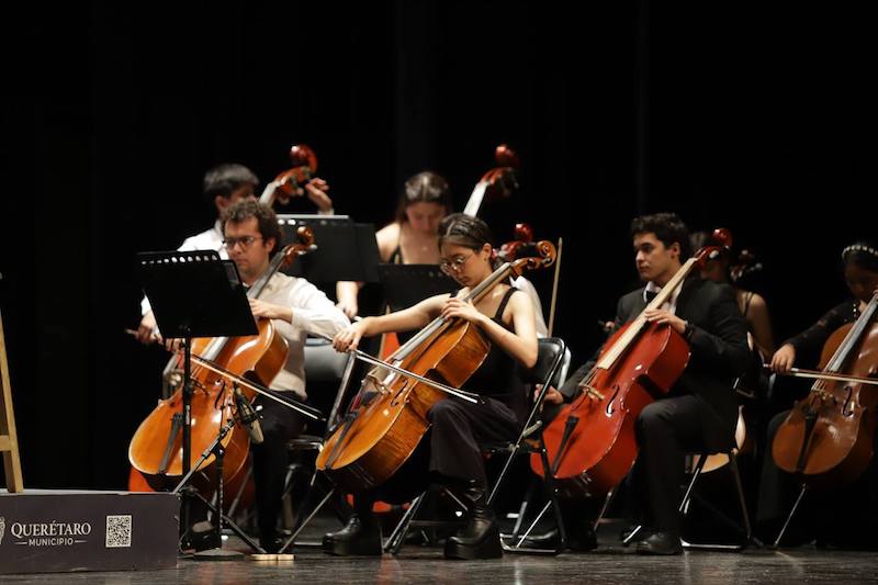 Orquesta Infantil Juvenil Santiago de Querétaro recibe donativo de la empresa International Paper