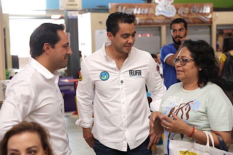 #Elecciones2024 Recibe Felifer Macías respaldo de Mauricio Vila, uno de los gobernadores con mejores calificaciones del país. El Candidato destacó la importancia de aprender de los éxitos en otros estados gobernados por el PAN.