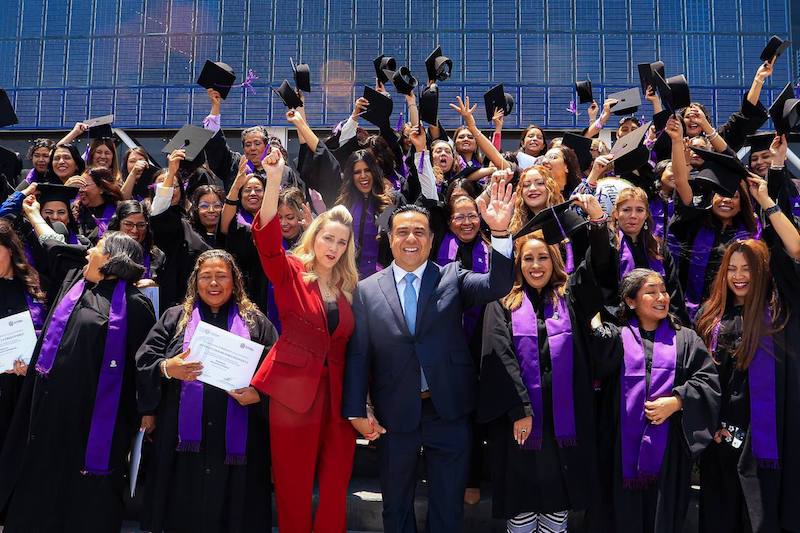 75 graduadas en la 3ra. Generación de maestrías de la Universidad de las Mujeres.