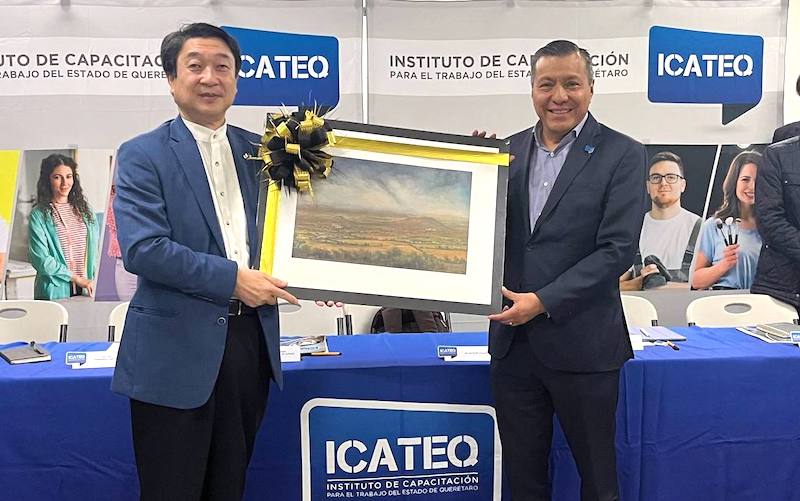 Cónsul General de Japón en León visita el ICATEQ