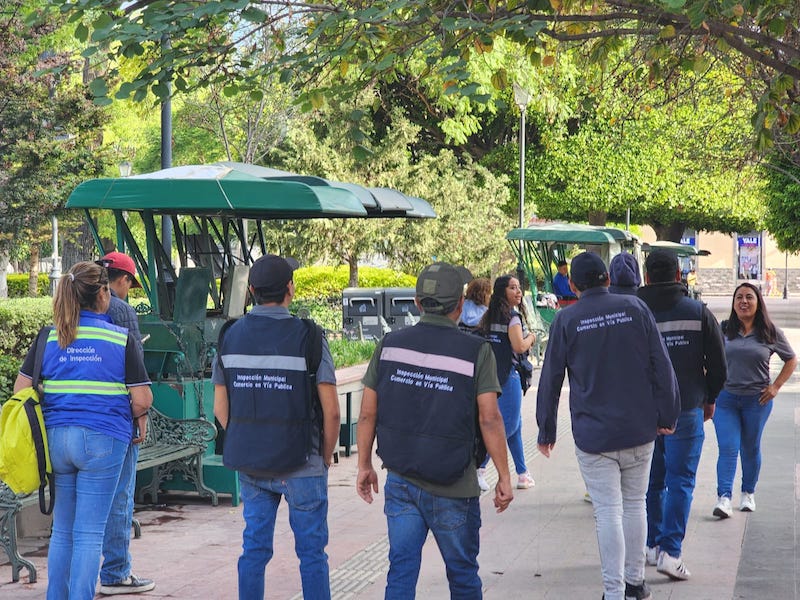 Mantienen operativo para evitar presencia de comerciantes ambulantes en Centro Histórico de Querétaro