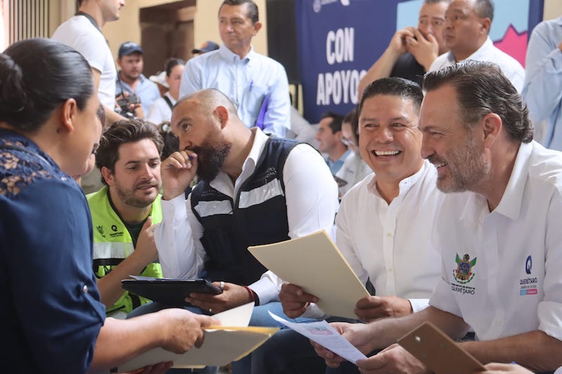 Mauricio Kuri y Juan Carlos Linares, entregan obras de infraestructura en Peñamiller por 17 mdp.