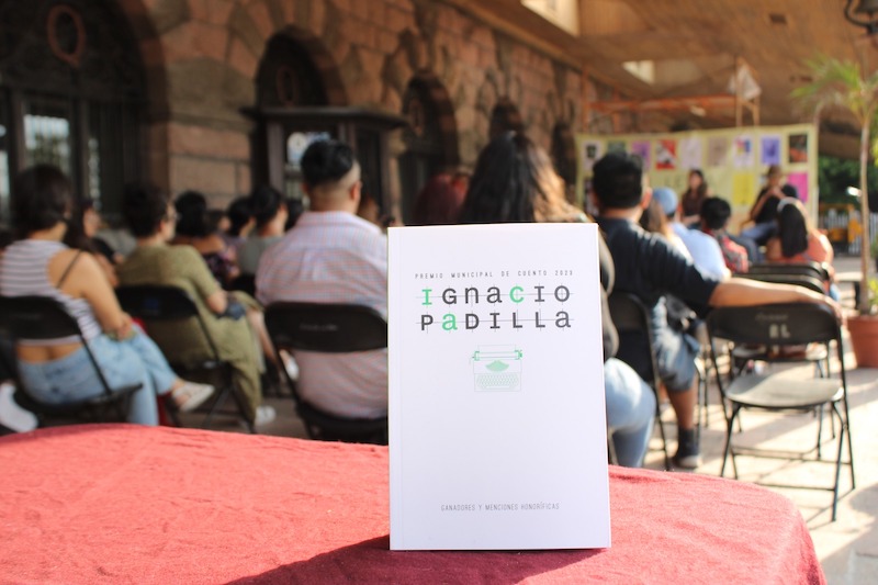 Presentan el Libro Premio Municipal Ignacio Padilla.